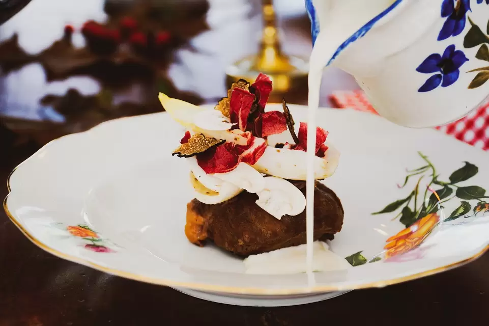 Zacht gegaarde varkenswang