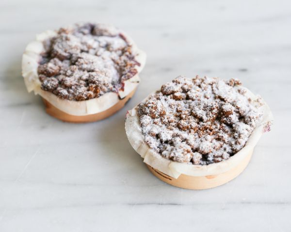 Frambozen crumbletaart van Waldo 2 stuks (ontdooid) 1 Frambozen crumbletaart van Waldo 2 stuks (ontdooid)